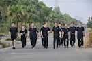 武陵公安分局组织开展民警健步走活动