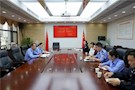 市公安局政治部到分局慰问因公牺牲民警家属并就政治工作进行调研