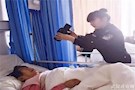 患病老人办证困难 民警上门办理获赞